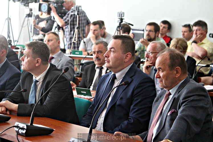 Nadzwyczajna sesja Rady Miejskiej w Mielcu z udziałem ministra środowiska