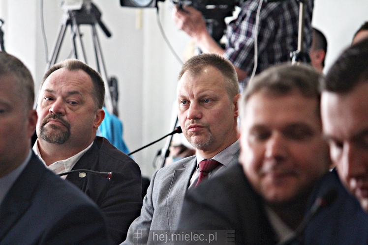 Nadzwyczajna sesja Rady Miejskiej w Mielcu z udziałem ministra środowiska