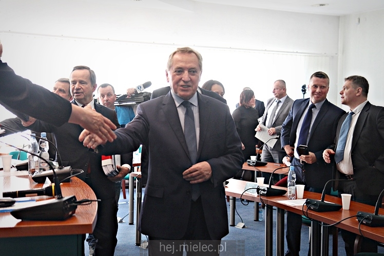 Nadzwyczajna sesja Rady Miejskiej w Mielcu z udziałem ministra środowiska