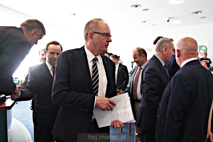 Nadzwyczajna sesja Rady Miejskiej w Mielcu z udziałem ministra środowiska