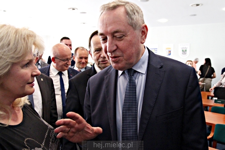 Nadzwyczajna sesja Rady Miejskiej w Mielcu z udziałem ministra środowiska