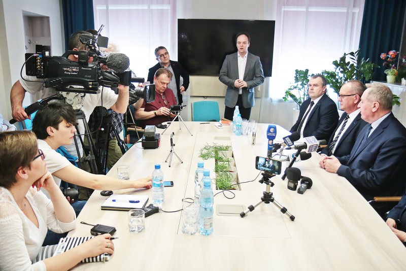 Nadzwyczajna sesja Rady Miejskiej w Mielcu z udziałem ministra środowiska