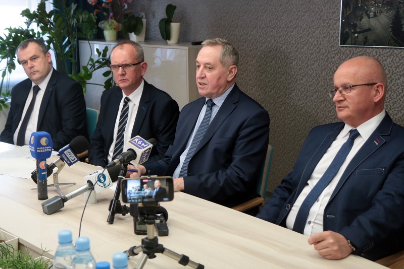 Nadzwyczajna sesja Rady Miejskiej w Mielcu z udziałem ministra środowiska