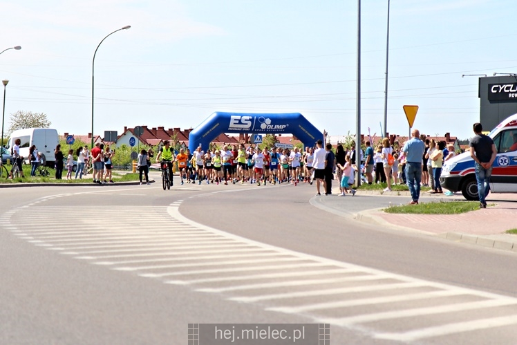 II Mielecka Dycha z JOY FITNESS: start i bieg przez Park Leśny