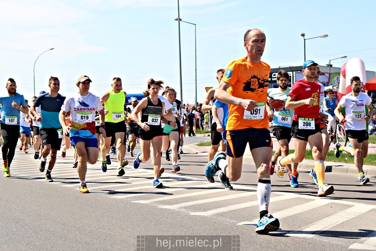 II Mielecka Dycha z JOY FITNESS: start i bieg przez Park Leśny