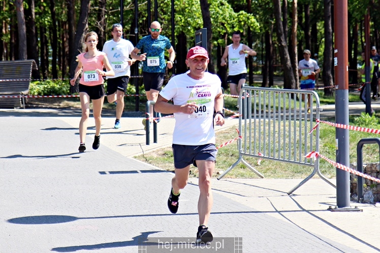 II Mielecka Dycha z JOY FITNESS: start i bieg przez Park Leśny