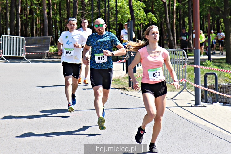 II Mielecka Dycha z JOY FITNESS: start i bieg przez Park Leśny
