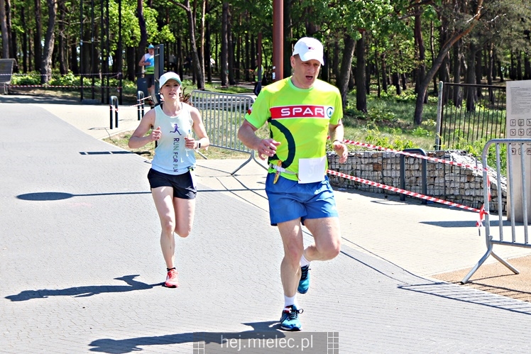 II Mielecka Dycha z JOY FITNESS: start i bieg przez Park Leśny