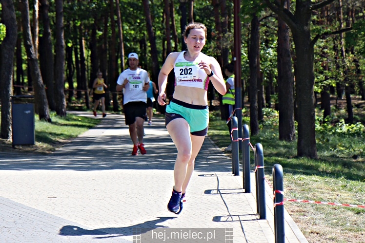 II Mielecka Dycha z JOY FITNESS: start i bieg przez Park Leśny