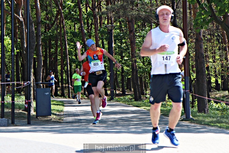 II Mielecka Dycha z JOY FITNESS: start i bieg przez Park Leśny