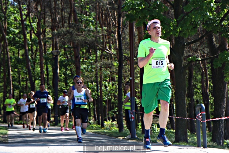 II Mielecka Dycha z JOY FITNESS: start i bieg przez Park Leśny