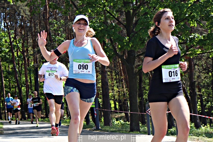 II Mielecka Dycha z JOY FITNESS: start i bieg przez Park Leśny