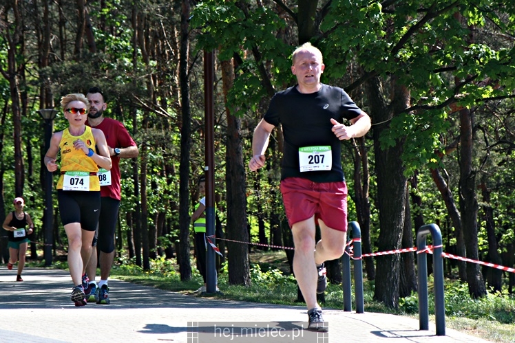 II Mielecka Dycha z JOY FITNESS: start i bieg przez Park Leśny