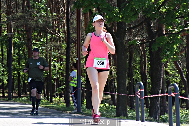 II Mielecka Dycha z JOY FITNESS: start i bieg przez Park Leśny