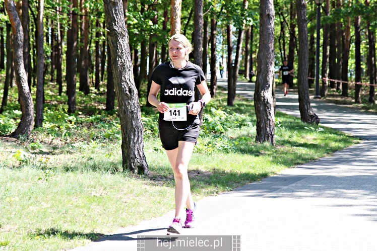 II Mielecka Dycha z JOY FITNESS: start i bieg przez Park Leśny