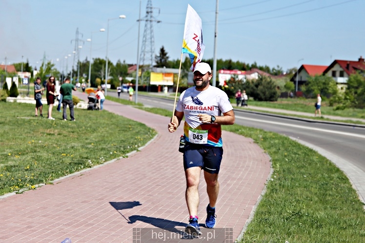 II Mielecka Dycha z JOY FITNESS: biegacze na ulicy Szafera