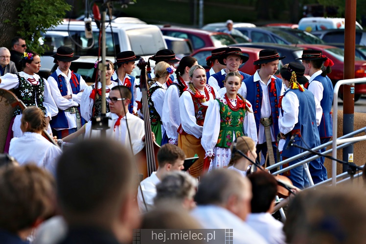 Koncert Zespoły Pieśni i Tańca ?Rzeszowiacy? na Górce Cyranowskiej