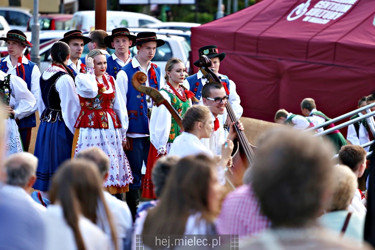 Koncert Zespoły Pieśni i Tańca ?Rzeszowiacy? na Górce Cyranowskiej