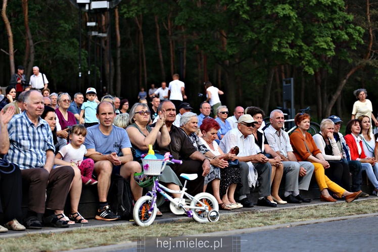 Koncert Zespoły Pieśni i Tańca ?Rzeszowiacy? na Górce Cyranowskiej