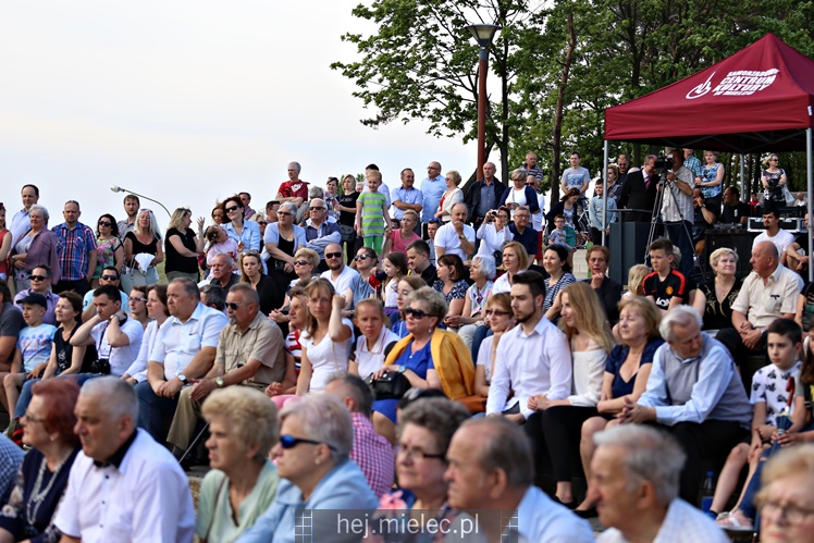 Koncert Zespoły Pieśni i Tańca ?Rzeszowiacy? na Górce Cyranowskiej