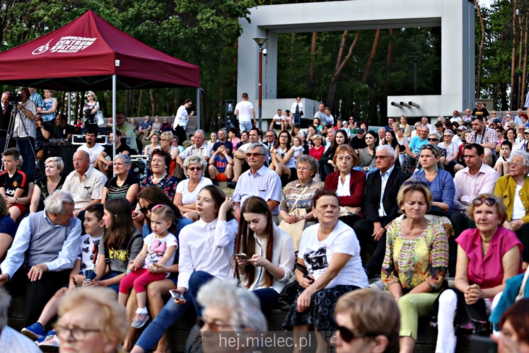 Koncert Zespoły Pieśni i Tańca ?Rzeszowiacy? na Górce Cyranowskiej