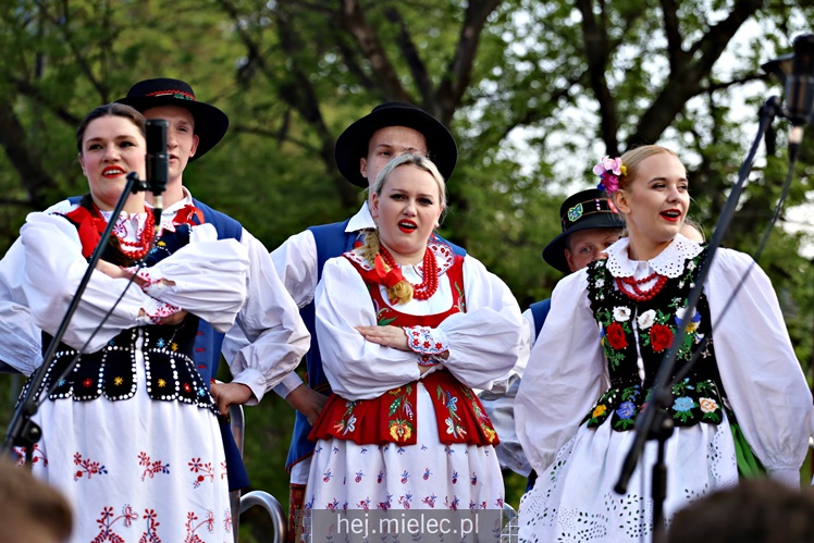 Koncert Zespoły Pieśni i Tańca ?Rzeszowiacy? na Górce Cyranowskiej