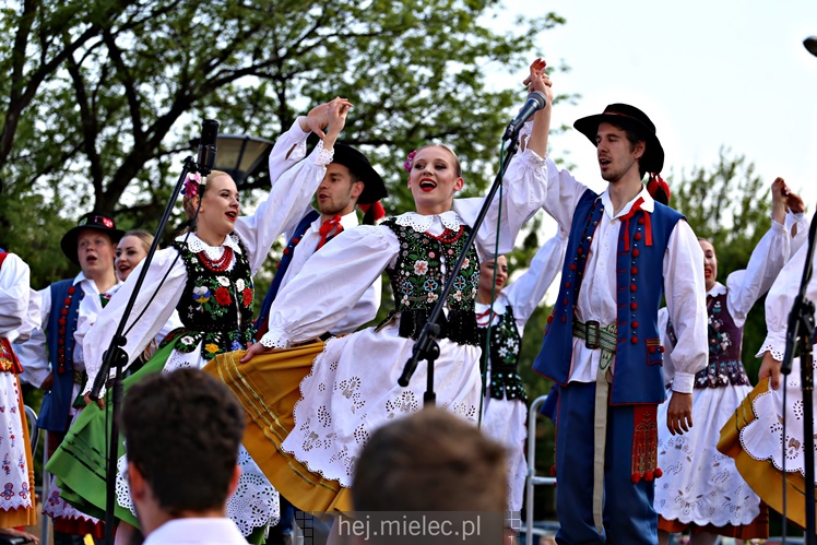 Koncert Zespoły Pieśni i Tańca ?Rzeszowiacy? na Górce Cyranowskiej