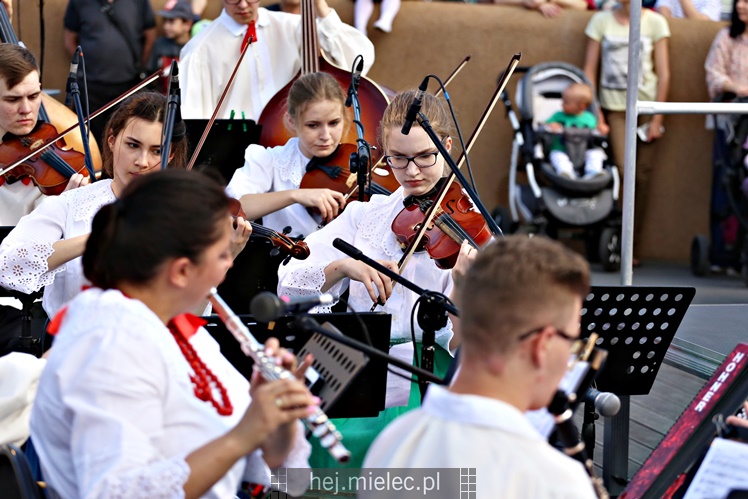 Koncert Zespoły Pieśni i Tańca ?Rzeszowiacy? na Górce Cyranowskiej