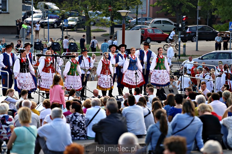 Koncert Zespoły Pieśni i Tańca ?Rzeszowiacy? na Górce Cyranowskiej