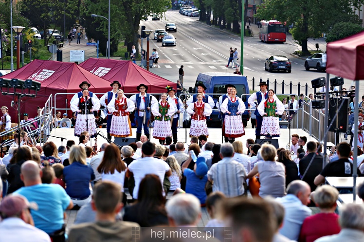 Koncert Zespoły Pieśni i Tańca ?Rzeszowiacy? na Górce Cyranowskiej