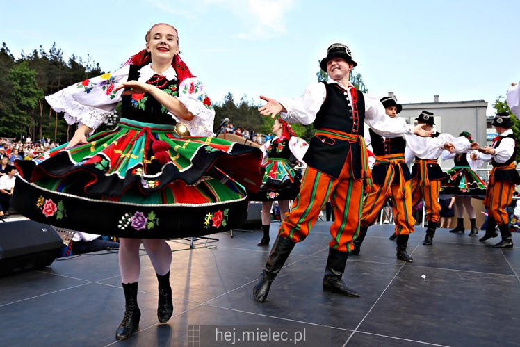 Koncert Zespoły Pieśni i Tańca ?Rzeszowiacy? na Górce Cyranowskiej