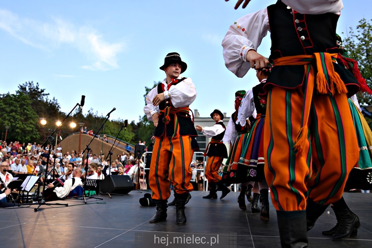 Koncert Zespoły Pieśni i Tańca ?Rzeszowiacy? na Górce Cyranowskiej