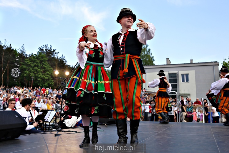 Koncert Zespoły Pieśni i Tańca ?Rzeszowiacy? na Górce Cyranowskiej