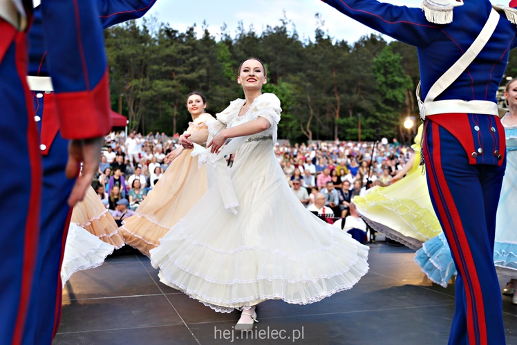 Koncert Zespoły Pieśni i Tańca ?Rzeszowiacy? na Górce Cyranowskiej