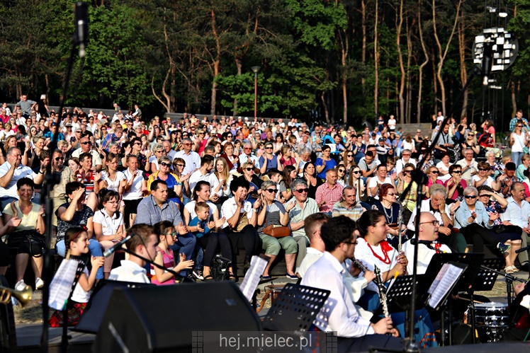 Koncert Zespoły Pieśni i Tańca ?Rzeszowiacy? na Górce Cyranowskiej