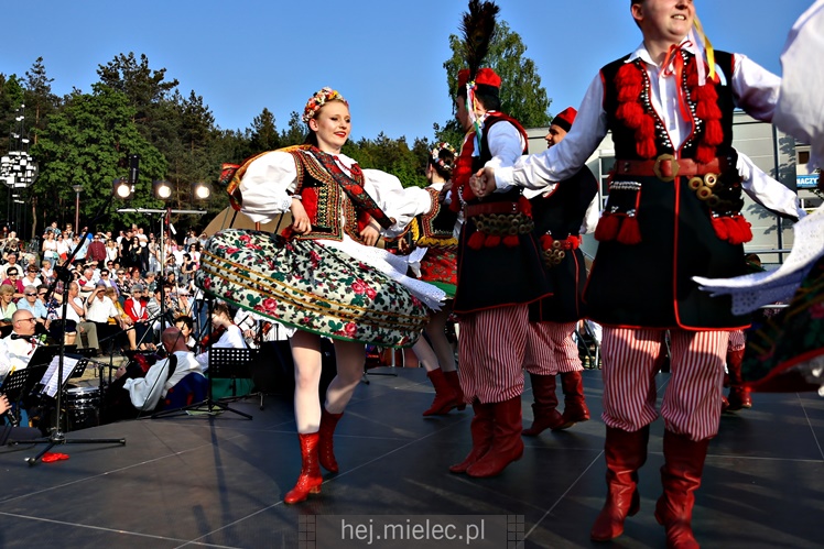 Koncert Zespoły Pieśni i Tańca ?Rzeszowiacy? na Górce Cyranowskiej