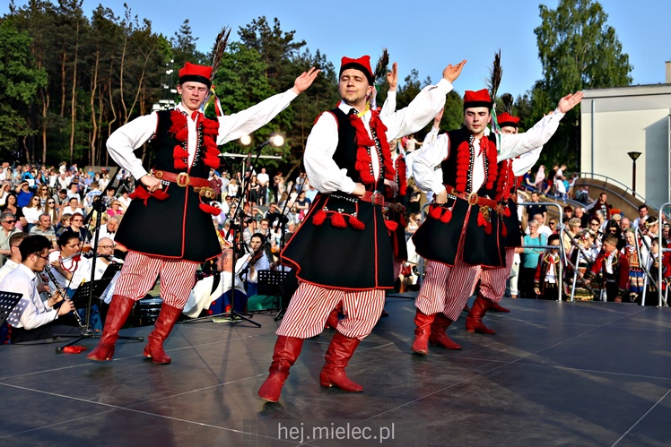 Koncert Zespoły Pieśni i Tańca ?Rzeszowiacy? na Górce Cyranowskiej