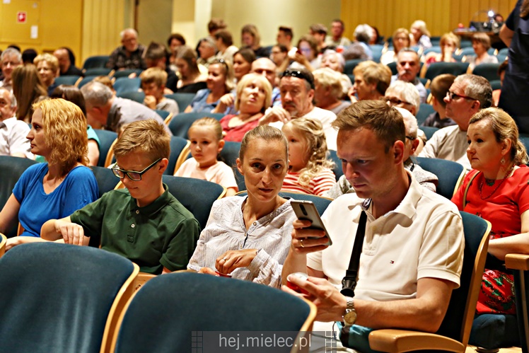 ?Komedia iście królewska? grupy ?Antrakt?