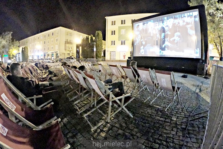 Kinowy wieczór na Placu AK