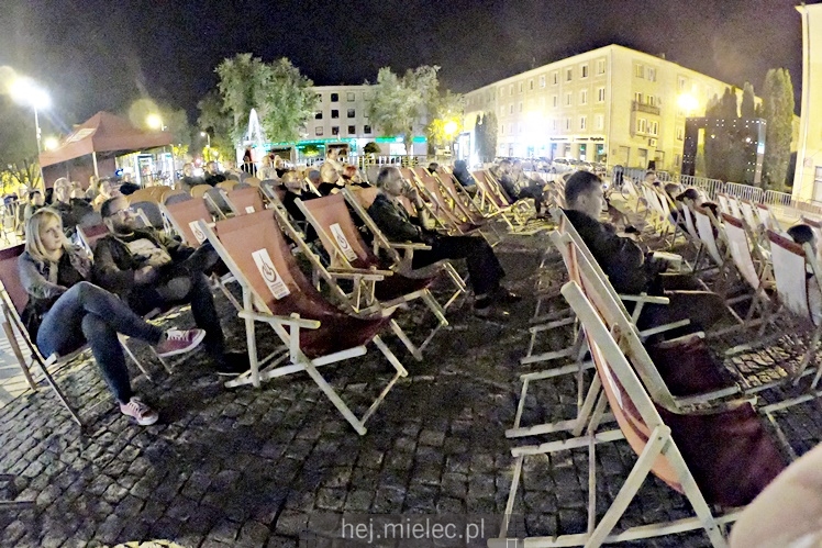 Kinowy wieczór na Placu AK