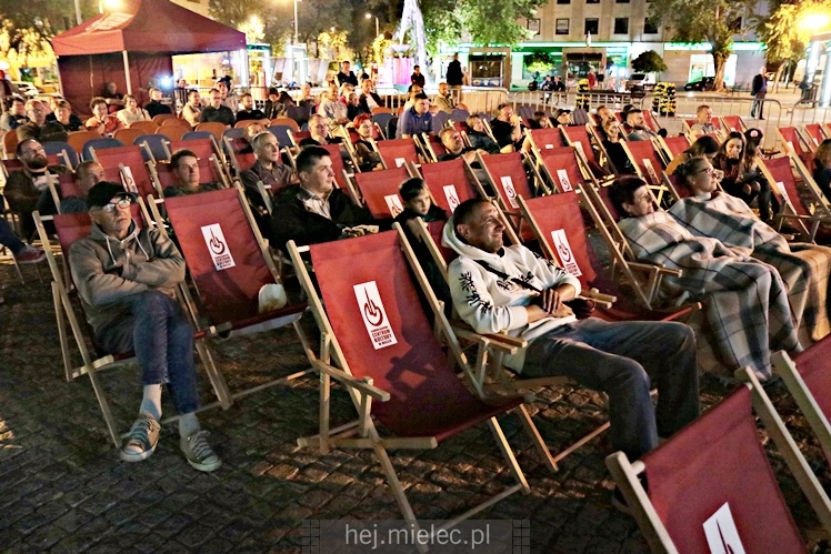 Kinowy wieczór na Placu AK
