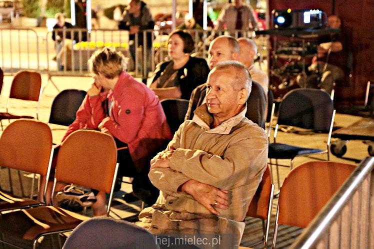 Kinowy wieczór na Placu AK
