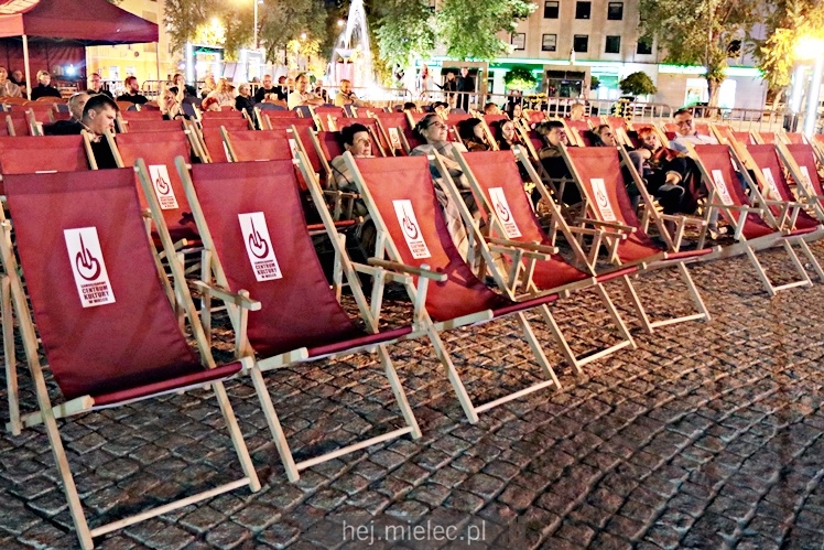 Kinowy wieczór na Placu AK