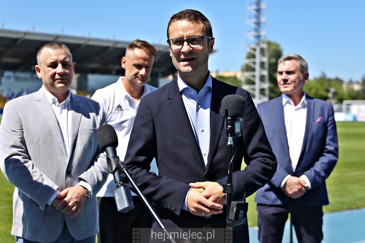 Polska Grupa Energetyczny oficjalnie sponsorem tytularnym Akademii Piłkarskiej PGE FKS Stal Mielec