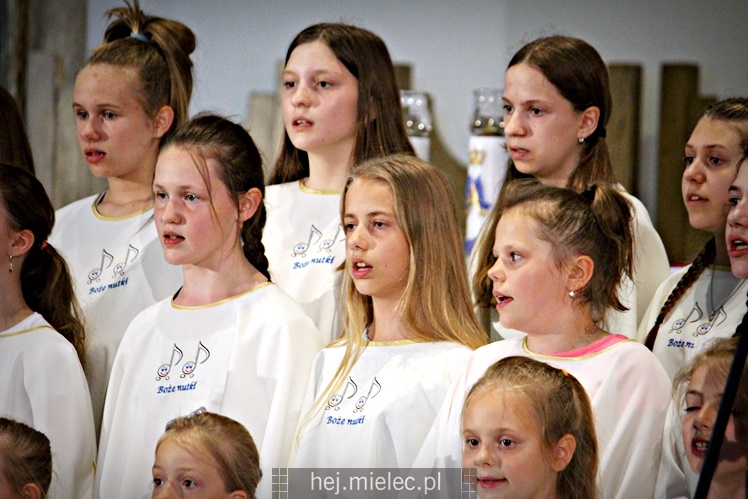 Koncert Pieśni Maryjnych w parafii MBNP