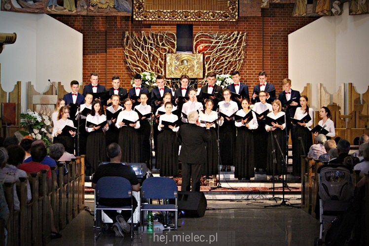 Koncert Pieśni Maryjnych w parafii MBNP