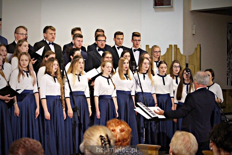 Koncert Pieśni Maryjnych w parafii MBNP