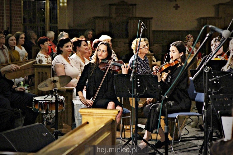 Koncert Pieśni Maryjnych w parafii MBNP