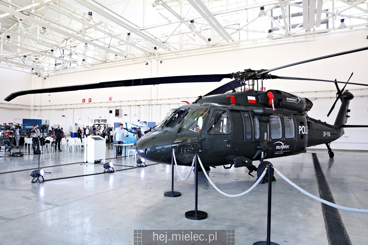 Podpisanie umowy na zakup dwóch śmigłowców Black Hawk dla polskiej Policji