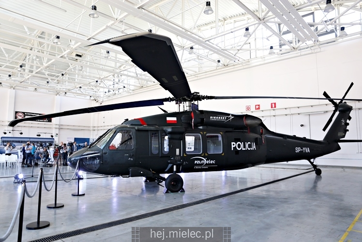 Podpisanie umowy na zakup dwóch śmigłowców Black Hawk dla polskiej Policji